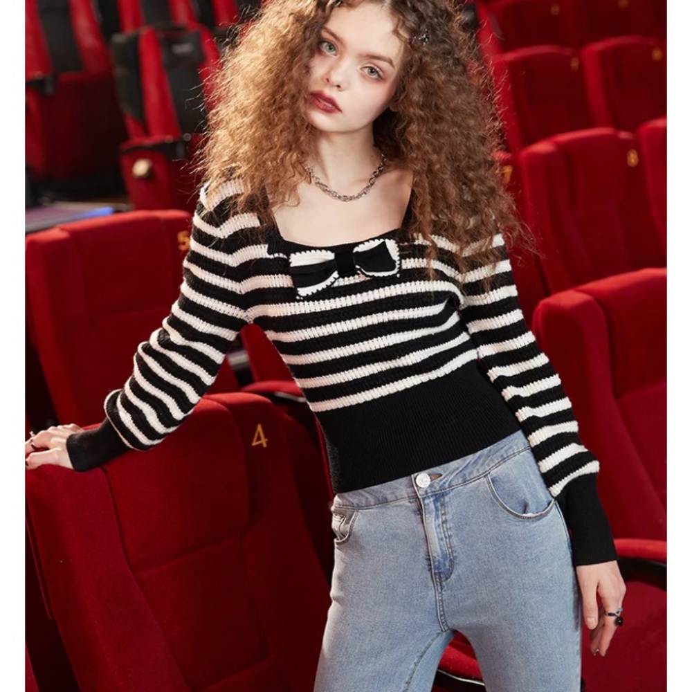 Elfsack Black and White Bow Longsleeve
